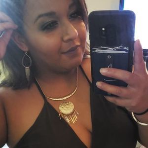 Meet your Posher, Thalía